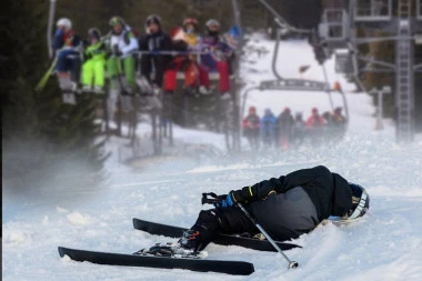 OTKRIVENO STANJE DETETA KOJE JE ISPALO SA ŽIČARE NA JAHORINI! Evo kakve povrede ima!