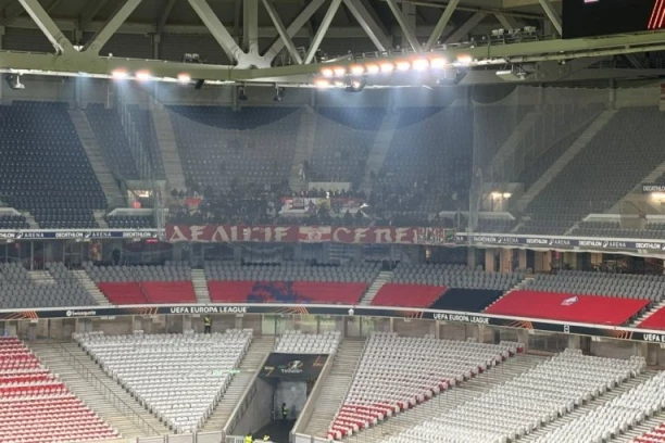 GORI LIL, GORI FRANCUSKA: Pogledajte korteo delija pred Zvezdin meč u Ligi Evrope - zaustavljen je saobraćaj! (VIDEO)