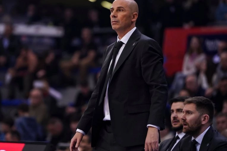 Specijalni izaslanik Partizana na tribinama - Penjaroja poslao "špijuna" na meč Zvezde - evo šta radi! (FOTO)