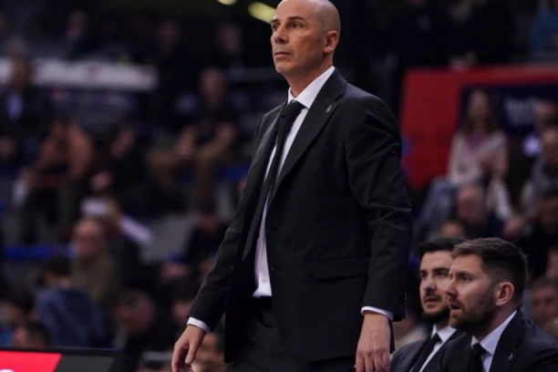 Specijalni izaslanik Partizana na tribinama - Penjaroja poslao "špijuna" na meč Zvezde - evo šta radi! (FOTO)