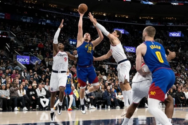 HAOS NA JOKIĆEVOM MEČU: Umalo nisu radile pesnice u velikoj tuči