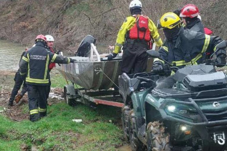 Potraga na jezeru Barje