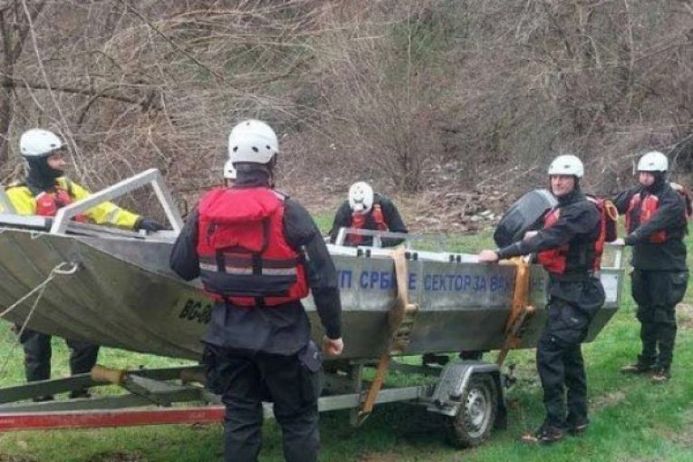 Potraga na jezeru Barje