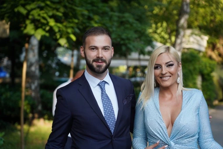 MARKO GAČIĆ UHVAĆEN NA DELU! Usnimljen s pevačicom za koju navode da je njegova LJUBAVNICA - evo šta su radili! (VIDEO)