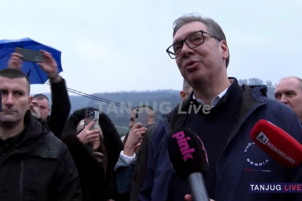VUČIĆ U POSETI BORSKOM OKRUGU: Predsednik obilazi pogon fabrike "Jumko" - NAJLEPŠE MI JE S VAMA, SA LJUDIMA KOJI SRBIJU VOLE VIŠE NEGO BILO ŠTA DRUGO!