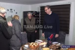 "SREĆAN SAM ŠTO SE LJUDI VRAĆAJU, VIDE DA NI NA ZAPADU NE CVETAJU RUŽE"! Predsednik u poseti porodici Kumbrijanović u selu Gornjane!