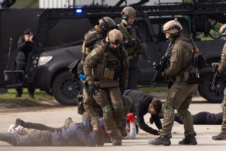 Cover image for Ukraine Dismantles Alleged Russian Assassination Group