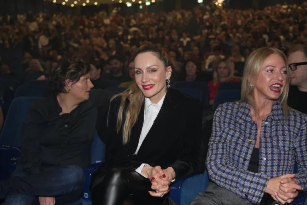 "JA SAM JAKO SREĆNA U LJUBAVI": Jelena Gavrilović ne krije sreću, OVO je njen partner!