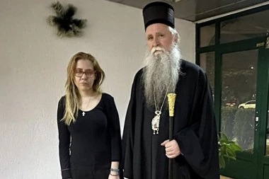 MITROPOLIT JOANIKIJE POSETIO BIVŠU MINISTARKU U KUĆNOM PRITVORU: Iz doma Vesne Bratić poslao važnu poruku