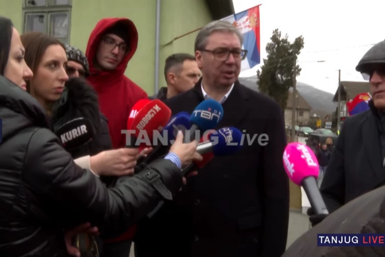 VUČIĆ U KLOKOČEVCU: Biće za puteve, a biće i za vojsku! (VIDEO)