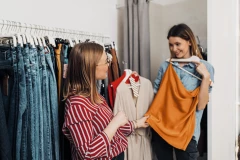 ULAZAK U RADNJU VIŠE NIJE BESPLATAN: Ako hoćete da razgledate i pitate za savet, SPREMITE OZBILJAN NOVAC! Trgovci uveli pravilo koje je razbesnelo kupce!