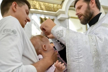OVI LJUDI NIKAD NE BI SMELI DA VAM KRSTE DETE! Patrijarh Pavle kaže da takvi ne razmišljaju ni o sopstvenoj deci