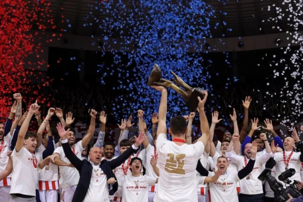 ODLIČNE VESTI ZA ZVEZDU: Ova informacija oduševiće delije pred ključne okršaje u Evroligi!