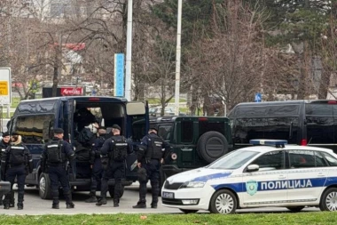SVE VRVI OD POLICIJE: Autokomanda okupirana, samo da ne postane ratna zona (VIDEO)