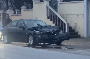 ZAKUCAO SE U MERCEDES I POVREDIO ČETVORO LJUDI! Jeziva saobraćajna nesreća u Čačku! (FOTO)