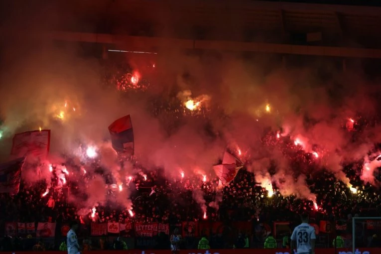 DELIJE UDARILE NA IGRAČE PARTIZANA: Pogledajte scene posle derbija - ne daju im da uđu u tunel! (VIDEO)