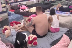 VRISAK MAJE MARINKOVIĆ SE PROLOMIO "ELITOM", SVI SE NAJEŽILI: Potpuni HAOS u rijalitiju, ovome se niko nije nadao!