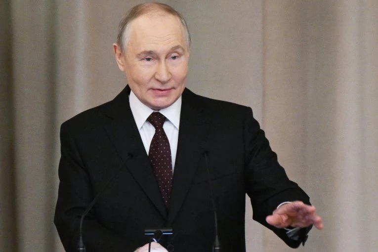 "ČUDNO JE, KAO DA REP MAŠE PSOM": Bizarna poruka Putina zbunila sve, a onda je odjednom prozvao Ukrajince