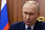 PUTIN NIJE MOGAO NIŠTA DA IZGOVORI! U etar pušten pogrešan snimak predsednika Rusije! (VIDEO)