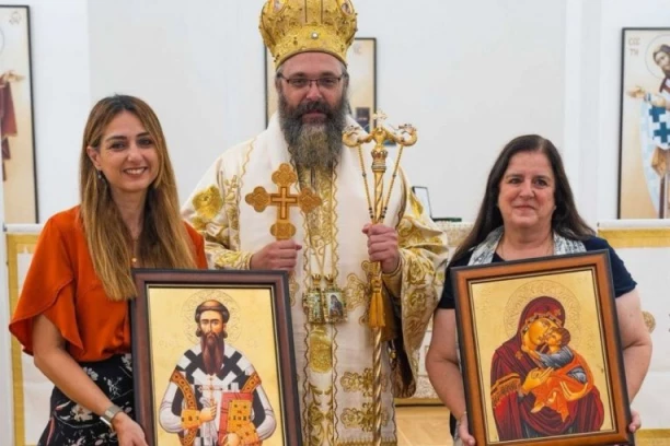 JEDINI SRPSKI KOLEDŽ DOBIO NOVU DIREKTORKU: Vladika Siluan dao blagoslov Leli Vuković da stane na čelo školske ustanove koja nosi ime Svetog Save