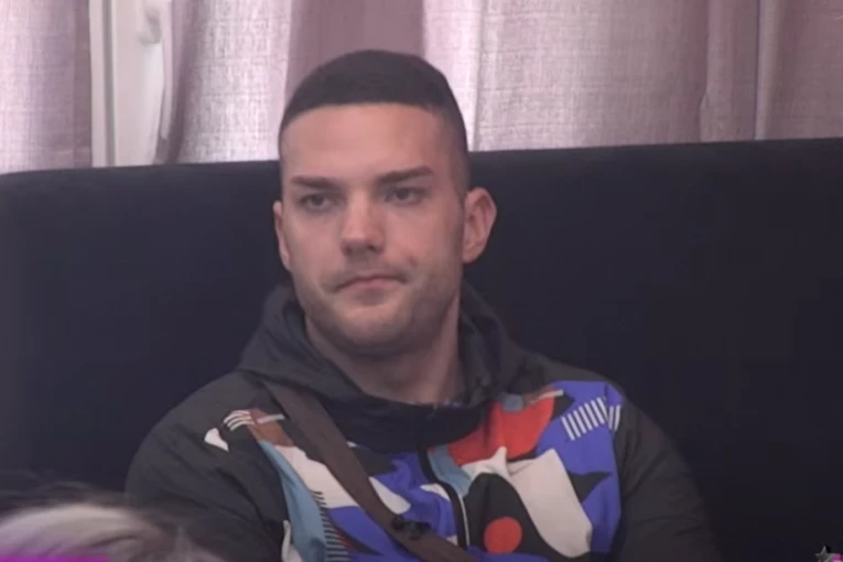 SKANDALČINA ZBOG POLNOG ORGANA ANĐELA RANKOVIĆA - Učesnice poludele zbog prizora na žurki! (VIDEO)