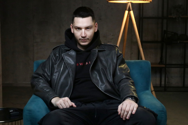 Aleksandar Radojević učestvuje na Pesmi za Evroviziju PZE 2026 sa pesmom "Sudbina"