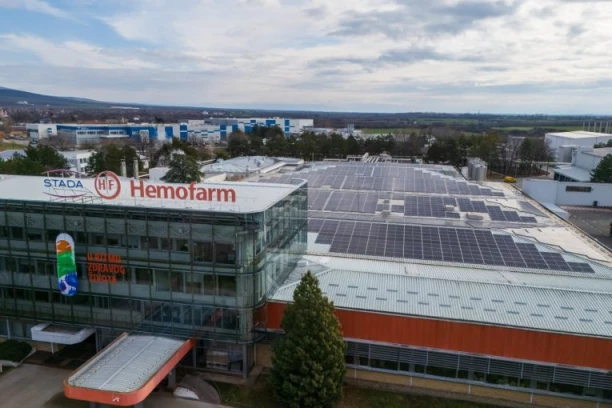 Hemofarm ubrzava dekarbonizaciju uz jednu od najvećih industrijskih solarnih elektrana u Srbiji