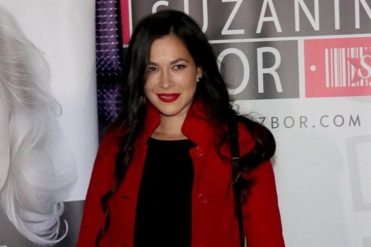 Po lepoti su je poredili sa MONIKOM BELUČI: Svetla reflektora zamenila je uzgajanjem ovaca i brigom o troje dece - sada izgleda OVAKO (FOTO)