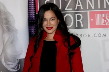 Po lepoti su je poredili sa MONIKOM BELUČI: Svetla reflektora zamenila je uzgajanjem ovaca i brigom o troje dece - sada izgleda OVAKO (FOTO)