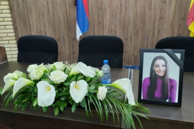 VRANJE SE OPROSTILO OD SVOJE IRENE! Muk na komemoraciji mladoj odbornici, reči prijateljice kidaju dušu: BILA JE SVETLOST U NAŠIM DANIMA!