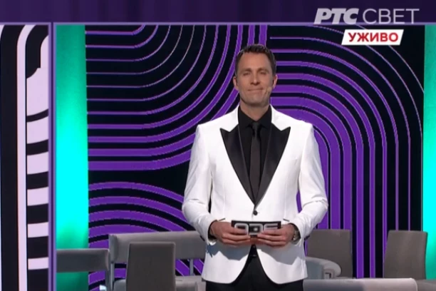 ZAČUO SE PUCANJ NA RTS, HITNO PREKINUT PROGRAM! Voditelj reagovao MUNJEVITOM BRZINOM!