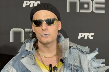 NAŠMINKAN MUŠKARAC SA KOSTURSKOM GLAVOM: On je kriv što se saznalo za pad krana na RTS, sve otkrio!