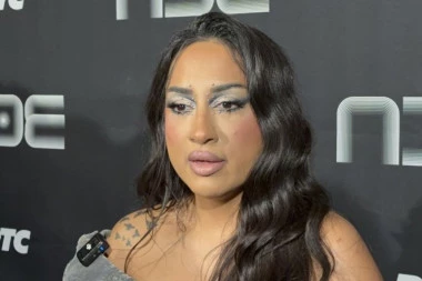 ZEJNA PUKLA 10.000 EVRA NA NASTUP! Sinoć visila s plafona, a pre toga imala VELIKI PROBLEM: Ako pobedim, spavam kod... (VIDEO)