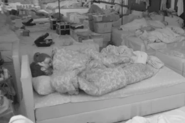 HITNO PREKINUTO ŽIVOTINJSKO IŽIVLJAVANJE FILIPA ĐUKIĆA: Pevačica ga tri puta dovela do VRHUNCA, pa dobila STRAVIČNE PRETNJE! (VIDEO)