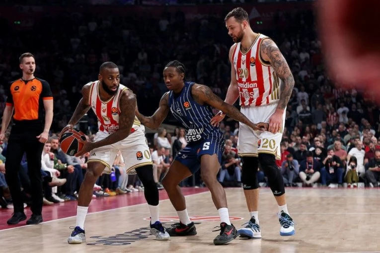 ZVEZDA - EFES: Crveno-beli na krilima niškog trofeja idu po novu evroligašku pobedu!