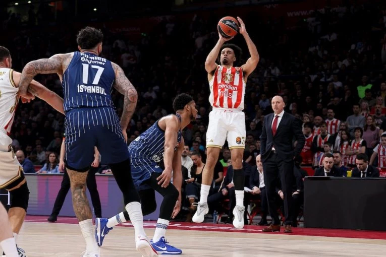 ZVEZDA - EFES: Sjajan start utakmice obe ekipe, egal u Beogradu!