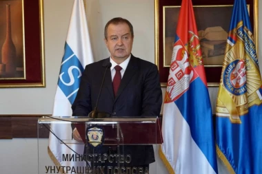 BLOKADERI, MOŽETE LI NIŽE? Dok se ministar Ivica Dačić BORI ZA ŽIVOT, oni likuju!