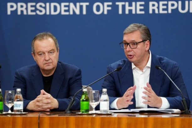 VUČIĆ POSETIO IVICU DAČIĆA U KLINIČKOM CENTRU! Ministar policije u teškom stanju!