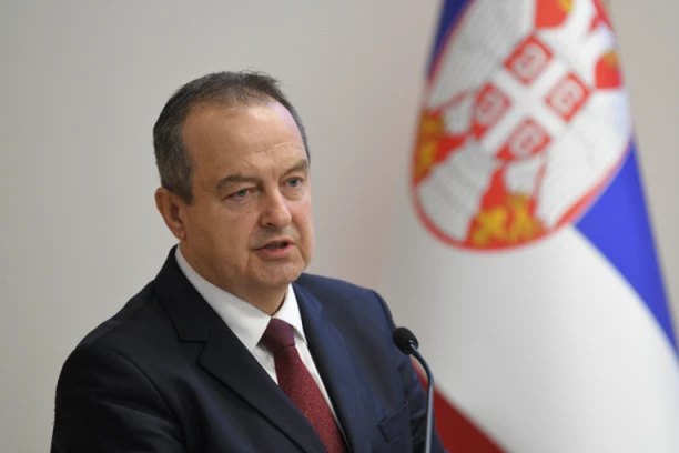 "POZIVAM SVE SRBE DA SE UJEDINE I SLOŽE I GLASAJU ZA SRPSKU LISTU!" Dačić se oglasio uoči izbora na Kosovu i Metohiji!
