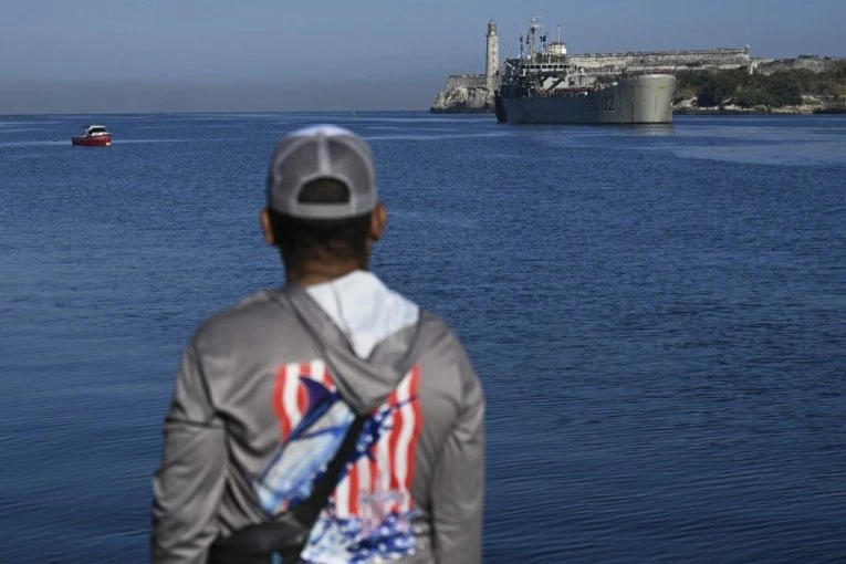 DRAMATIČAN INCIDENT NA KUBI: Američki gliser UPAO u teritorijalne vode i OTVORIO vatru, patrola uzvratila – ima POGINULIH, priveden osumnjičeni saučesnik!