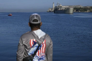 DRAMATIČAN INCIDENT NA KUBI: Američki gliser UPAO u teritorijalne vode i OTVORIO vatru, patrola uzvratila – ima POGINULIH, priveden osumnjičeni saučesnik!