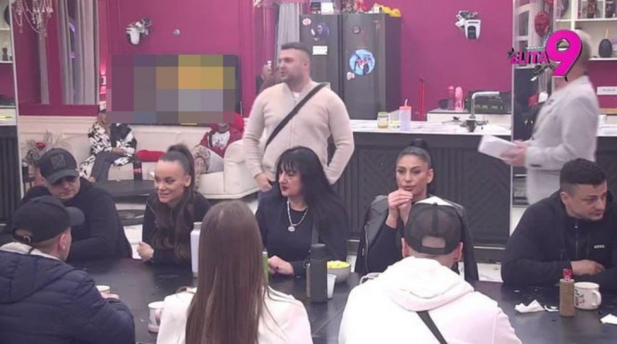 JANJUŠ OBRISAO PATOS MAJOM MARINKOVIĆ! Zakucao je za samo dno zbog Asmina: Što nisi vezala svoju macu kad si... (VIDEO)