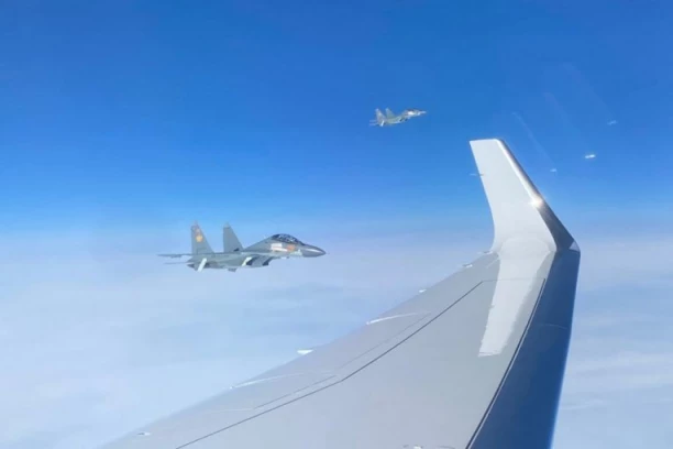 POJAVIO SE I SNIMAK: Američki pilot greškom oboren iznad Kuvajta, pa ZAVRŠIO U GEPEKU! (VIDEO)