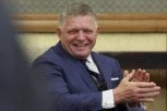 FICO USRED NOĆI DOSTAVLJAO HLEB: Premijer Slovačke za 1. maj pokazao kako brine o radnicima (VIDEO)