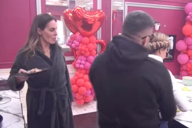 ASMIN ŠČEPAO ANELI S LEĐA: Šok-obrt u "Eliti 9", prisetili se dana ljubavi! (VIDEO)