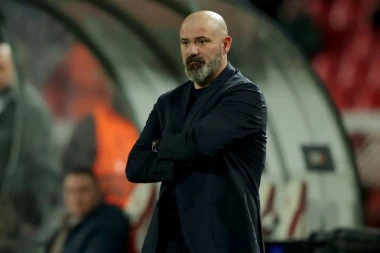 "NE SMEM DA KAŽEM ŠTA MI JE ŽIRU REKAO" Dejan Stanković emotivan posle poraza Zvezde od Lila! (VIDEO)