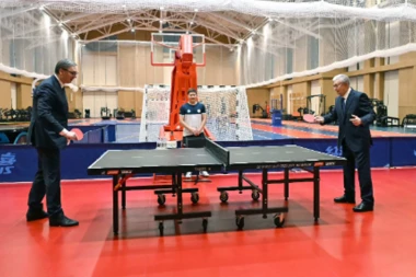 "IGRAO SAM SA NAJBOLJIM STONOTENISEROM MEĐU POLITIČARIMA!" Vučić u Astani u izdanju kakvom ga nikada niste videli! (FOTO)