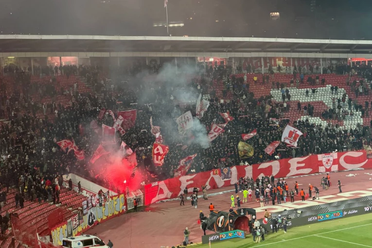 LUDNICA NA SEVERU: Pogledajte šta su delije uradile igračima Zvezde posle poraza od Lila! (VIDEO)