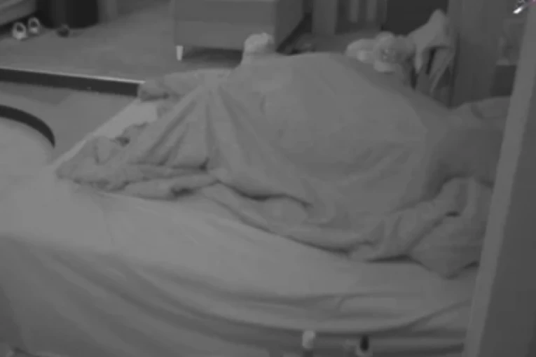 BRUTALNA VRELA AKCIJA U CIK ZORE: Luka Vujović RASTAVIO Anitu na delove, ona od JAČINE urlala od bolova!