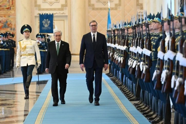 NAJVIŠE DRŽAVO ODLIKOVANJE: Tokajev uručio Vučiću Orden zlatnog orla!